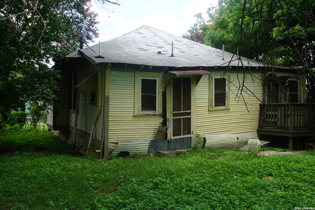 104 New York Pl, San Antonio, TX 78214