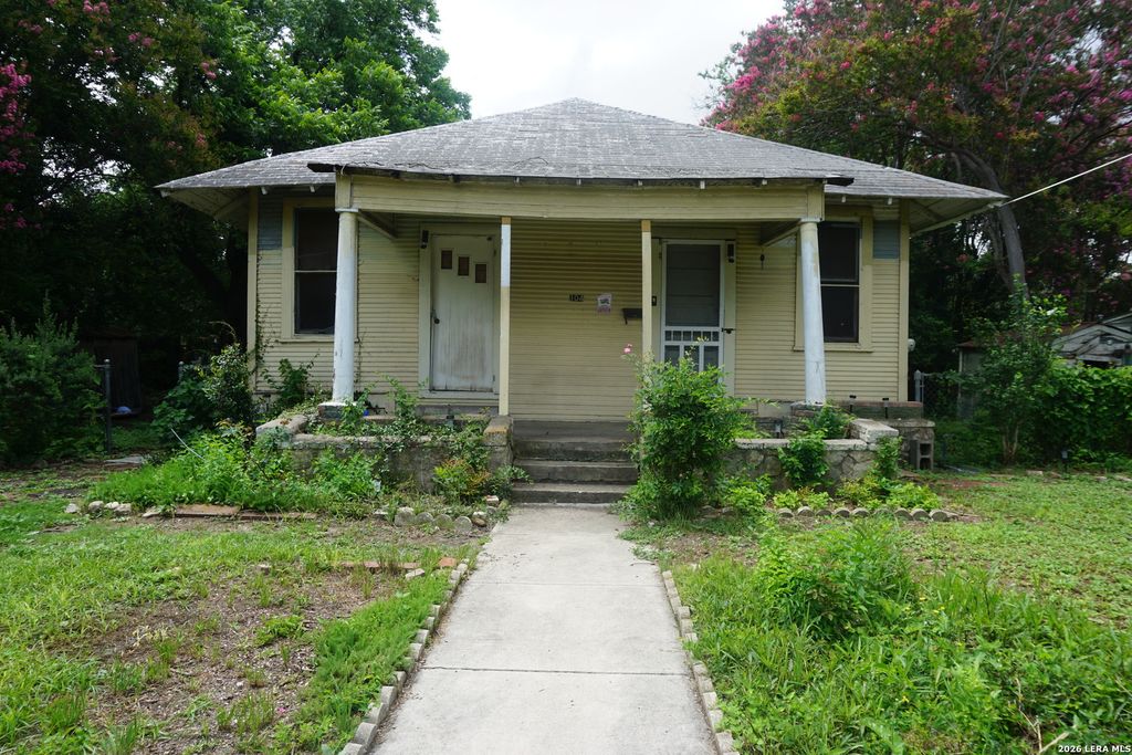 104 New York Pl, San Antonio, TX 78214
