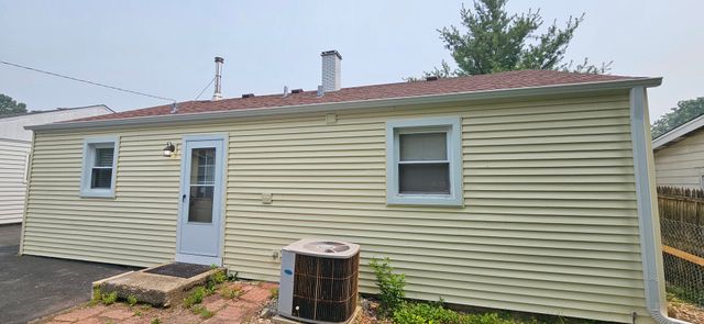 334 S SEYMOUR Avenue, Mundelein, IL 60060