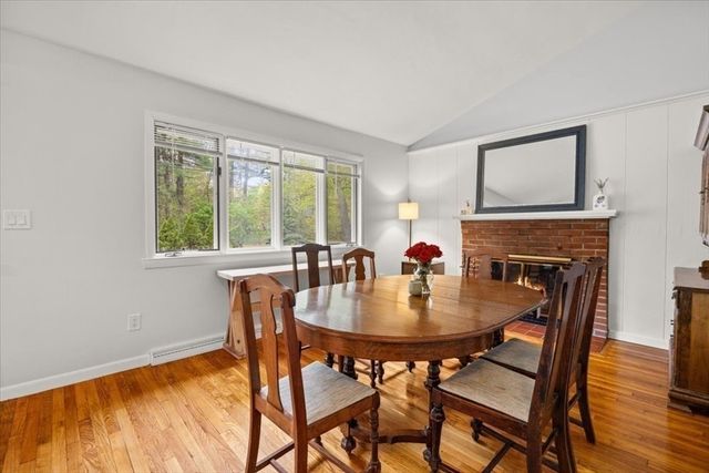 9 Green St, Foxboro, MA 02035