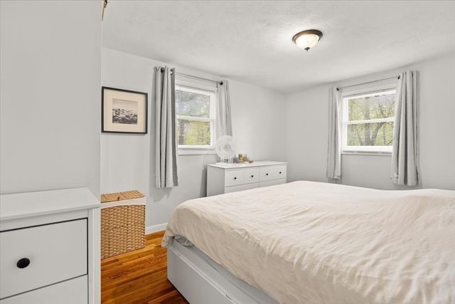 9 Green St, Foxboro, MA 02035