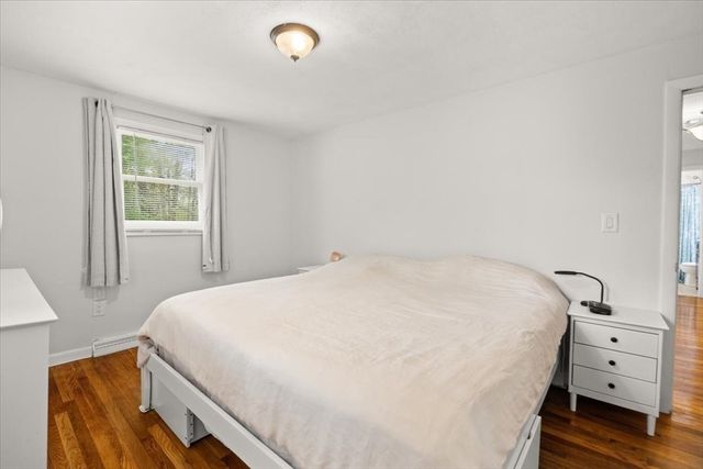 9 Green St, Foxboro, MA 02035