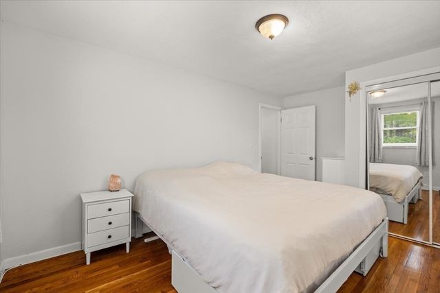 9 Green St, Foxboro, MA 02035