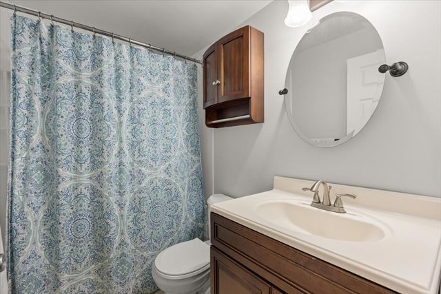 9 Green St, Foxboro, MA 02035