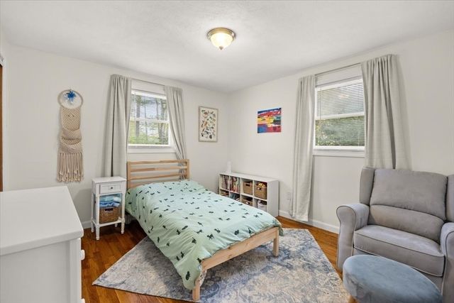 9 Green St, Foxboro, MA 02035