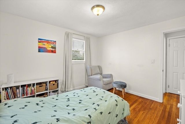 9 Green St, Foxboro, MA 02035