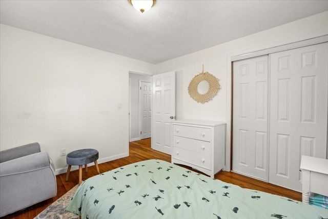 9 Green St, Foxboro, MA 02035