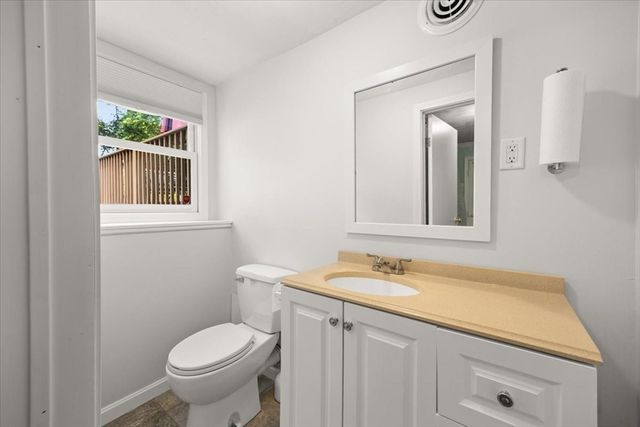 9 Green St, Foxboro, MA 02035