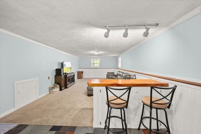 9 Green St, Foxboro, MA 02035
