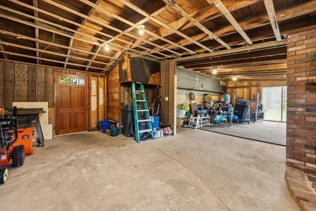 9 Green St, Foxboro, MA 02035