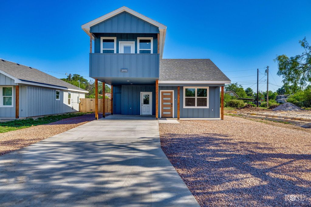 Image 1 of property listing at 912 Probandt Street, San Angelo, TX 76903
