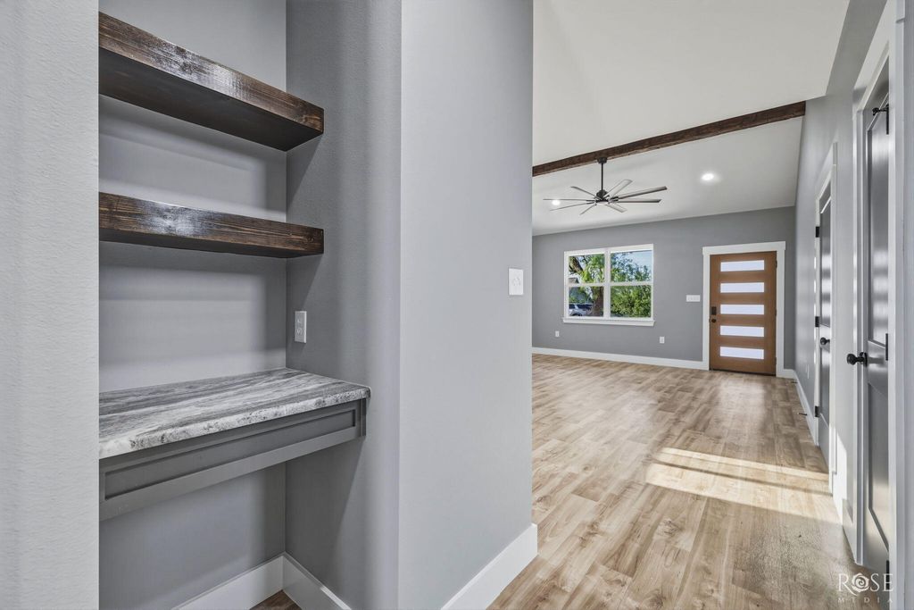 Image 10 of property listing at 912 Probandt Street, San Angelo, TX 76903