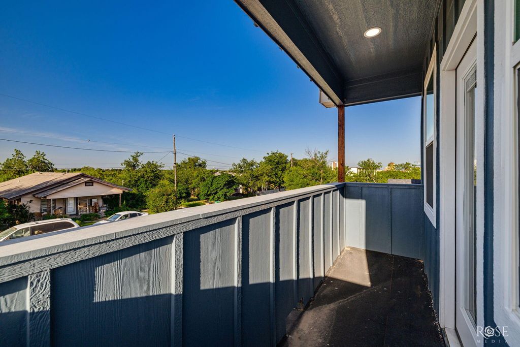 Image 14 of property listing at 912 Probandt Street, San Angelo, TX 76903