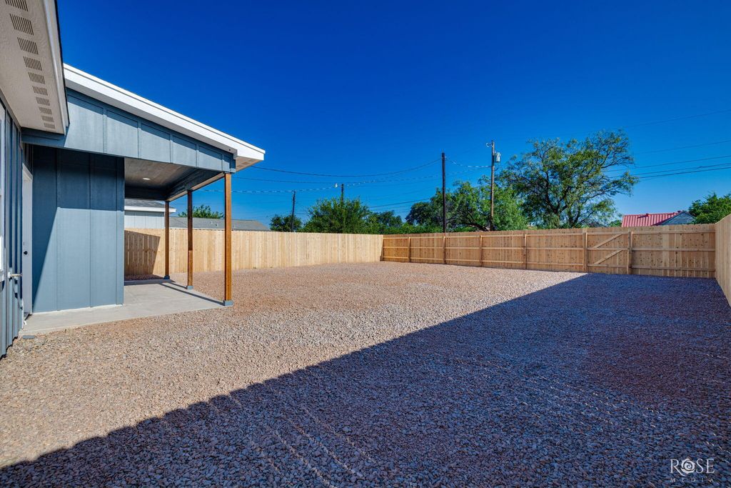 Image 23 of property listing at 912 Probandt Street, San Angelo, TX 76903
