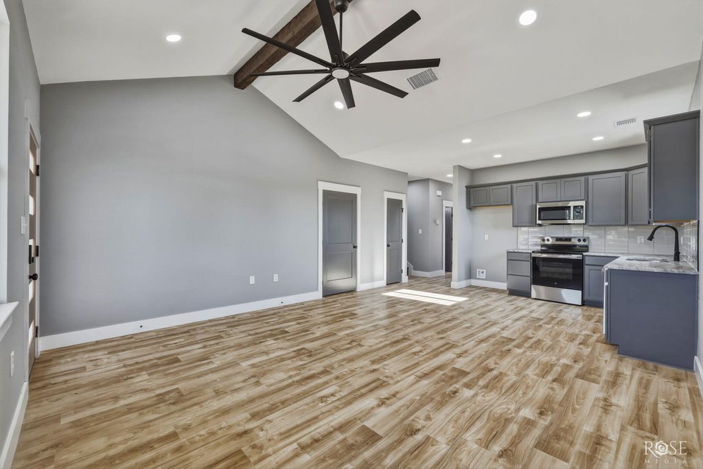 Image 5 of property listing at 912 Probandt Street, San Angelo, TX 76903