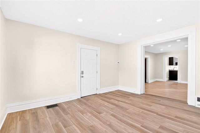 145 Plymouth Street 1, Mt Washington, PA 15211