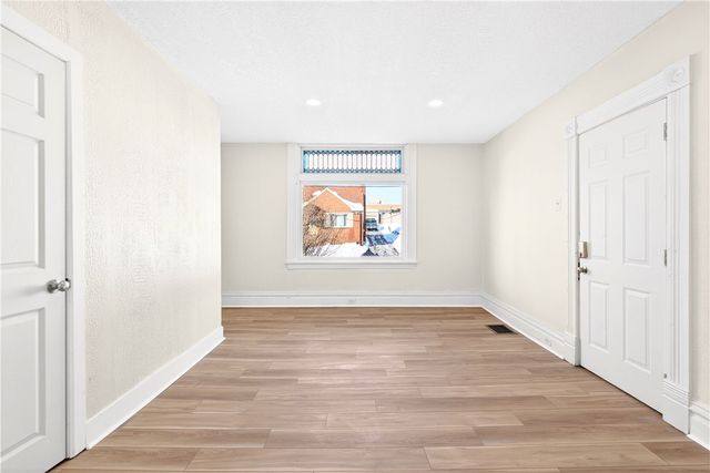 145 Plymouth Street 1, Mt Washington, PA 15211