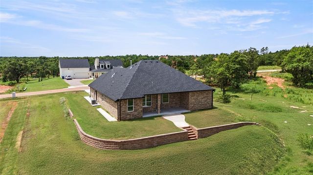 3024 Deer Run Trail, Guthrie, OK 73044
