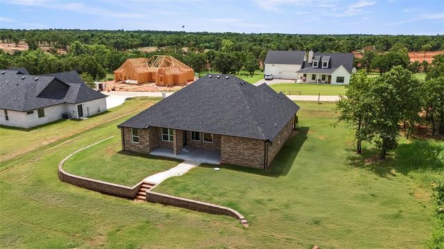 3024 Deer Run Trail, Guthrie, OK 73044