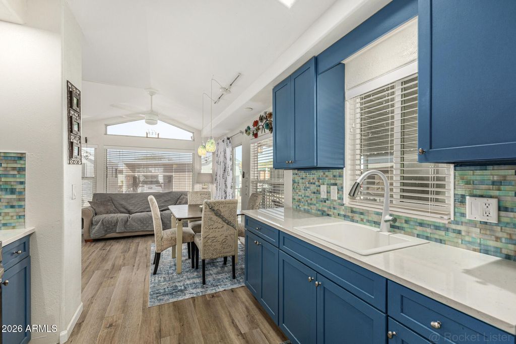 Image 10 of property listing at 10950 W Union Hills Drive 2415, Sun City, AZ 85373