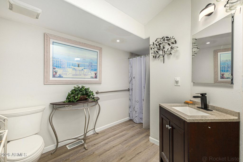 Image 15 of property listing at 10950 W Union Hills Drive 2415, Sun City, AZ 85373