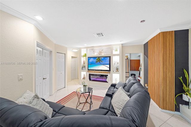 1491 NW 159th Ave, Pembroke Pines, FL 33028