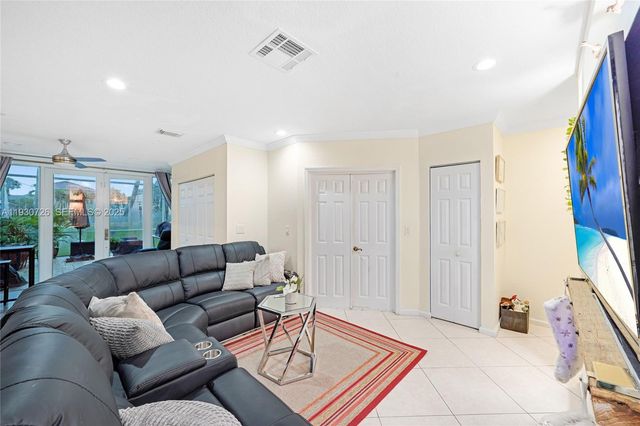 1491 NW 159th Ave, Pembroke Pines, FL 33028