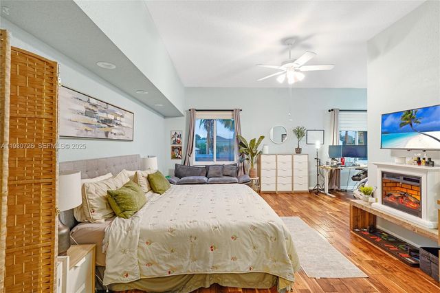 1491 NW 159th Ave, Pembroke Pines, FL 33028