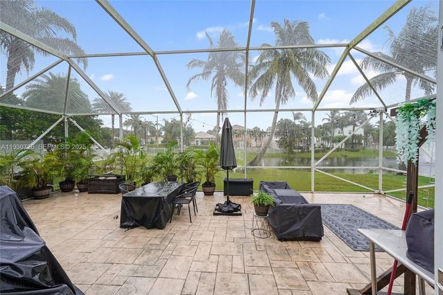 1491 NW 159th Ave, Pembroke Pines, FL 33028