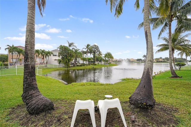 1491 NW 159th Ave, Pembroke Pines, FL 33028