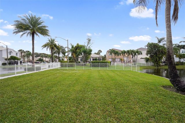 1491 NW 159th Ave, Pembroke Pines, FL 33028