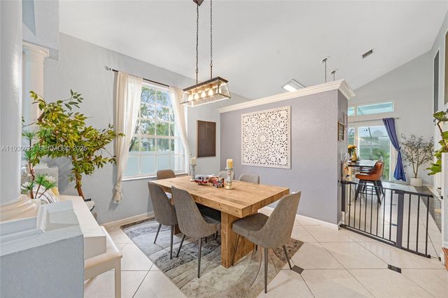 1491 NW 159th Ave, Pembroke Pines, FL 33028