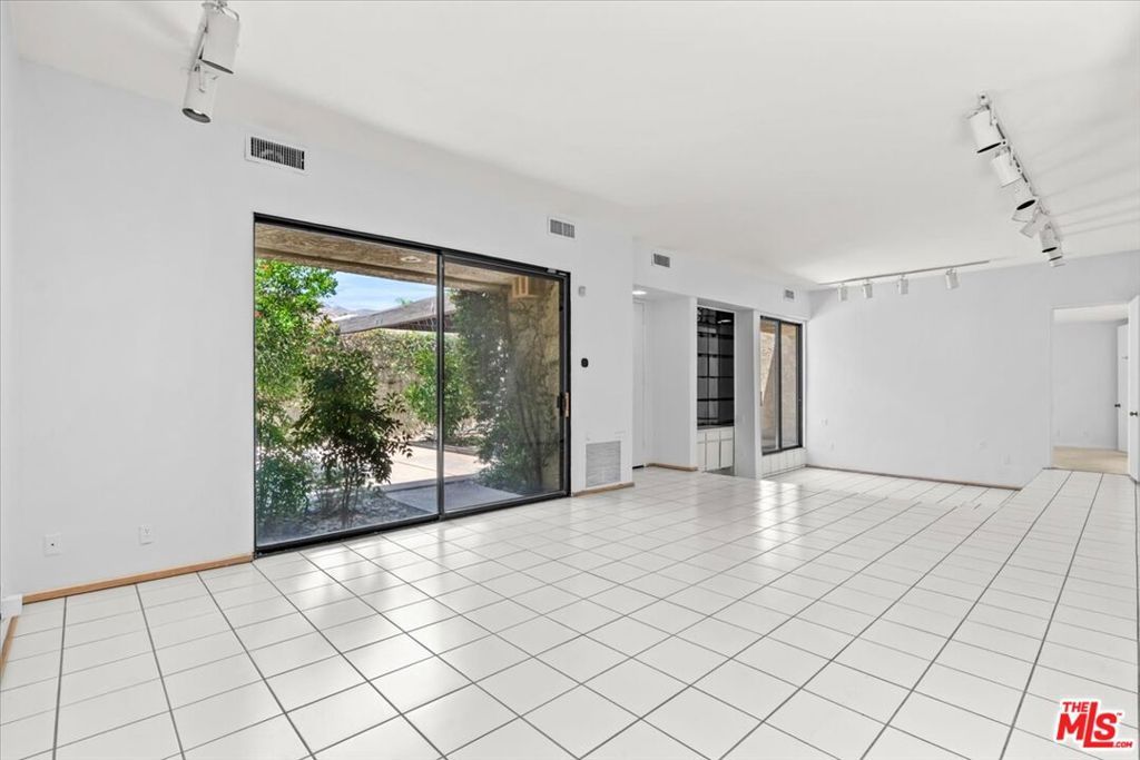 Image 12 of property listing at 426 N Hermosa Drive, Palm Springs, CA 92262