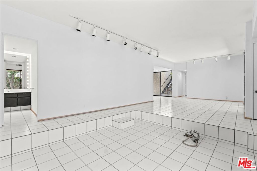 Image 13 of property listing at 426 N Hermosa Drive, Palm Springs, CA 92262