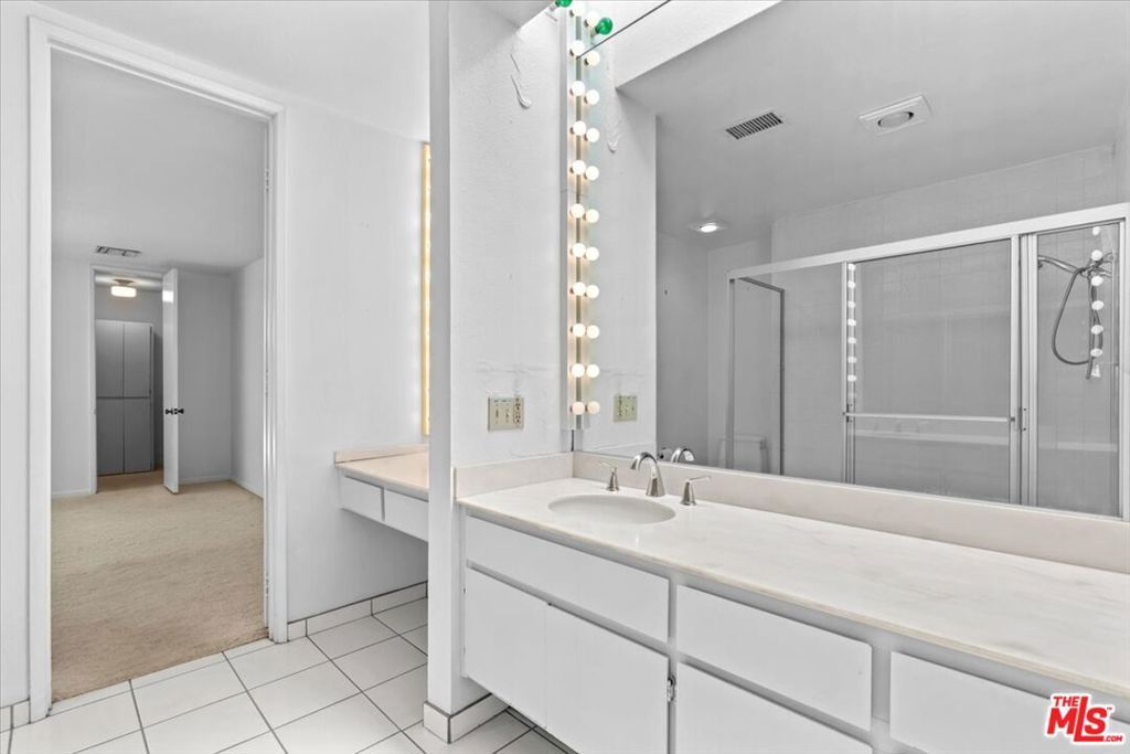 Image 20 of property listing at 426 N Hermosa Drive, Palm Springs, CA 92262