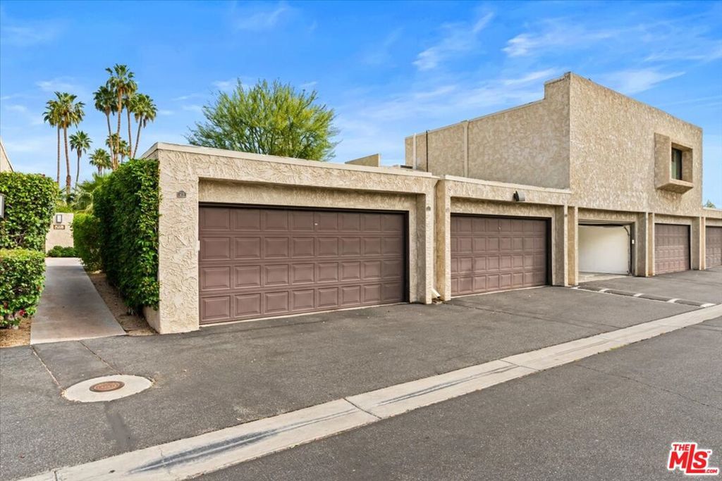 Image 39 of property listing at 426 N Hermosa Drive, Palm Springs, CA 92262
