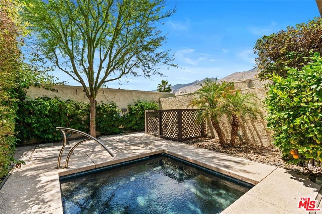 Image 4 of property listing at 426 N Hermosa Drive, Palm Springs, CA 92262