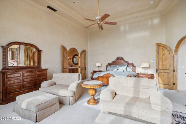 4836 E White Gates Drive, Phoenix, AZ 85018