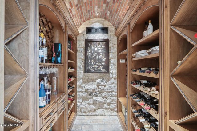 4836 E White Gates Drive, Phoenix, AZ 85018