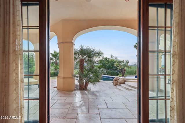 4836 E White Gates Drive, Phoenix, AZ 85018