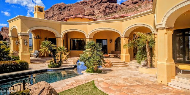 4836 E White Gates Drive, Phoenix, AZ 85018