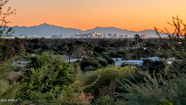 4836 E White Gates Drive, Phoenix, AZ 85018