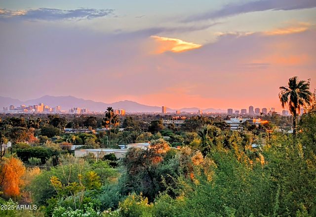 4836 E White Gates Drive, Phoenix, AZ 85018