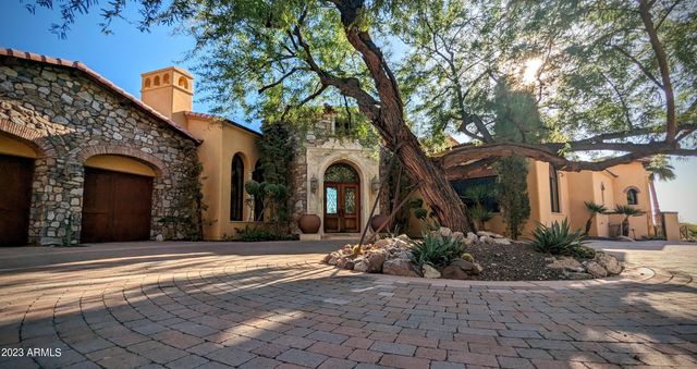 4836 E White Gates Drive, Phoenix, AZ 85018