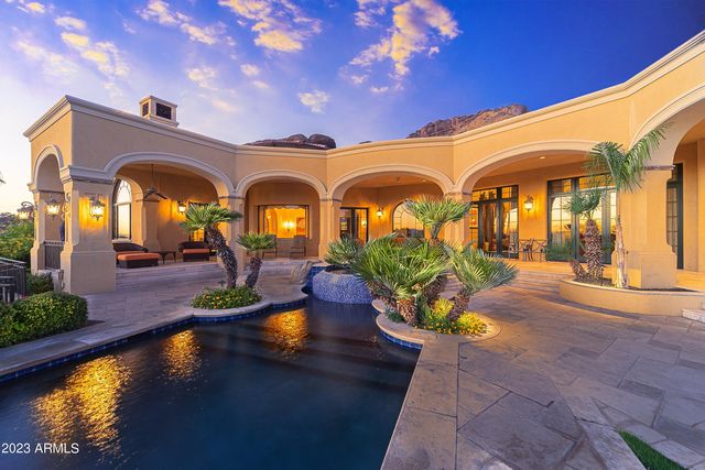 4836 E White Gates Drive, Phoenix, AZ 85018