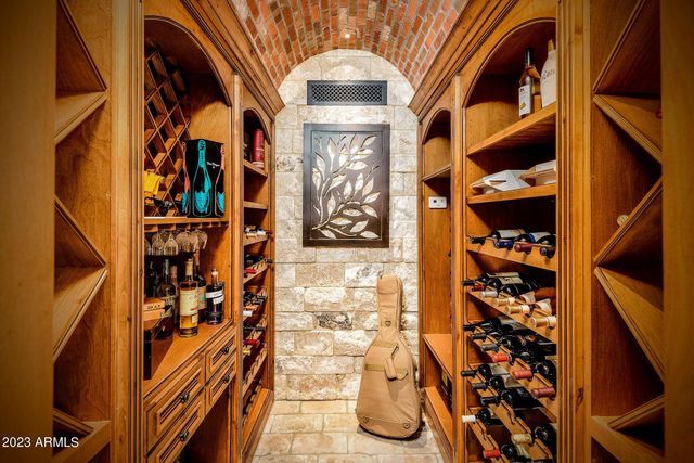 4836 E White Gates Drive, Phoenix, AZ 85018