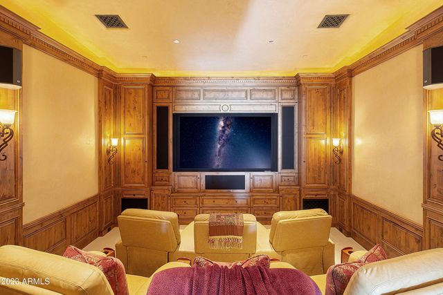 4836 E White Gates Drive, Phoenix, AZ 85018