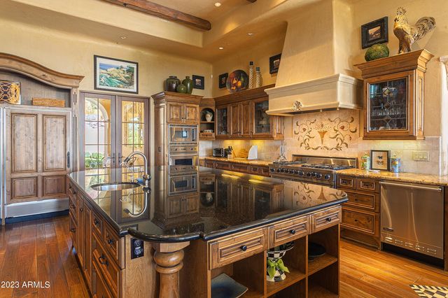 4836 E White Gates Drive, Phoenix, AZ 85018