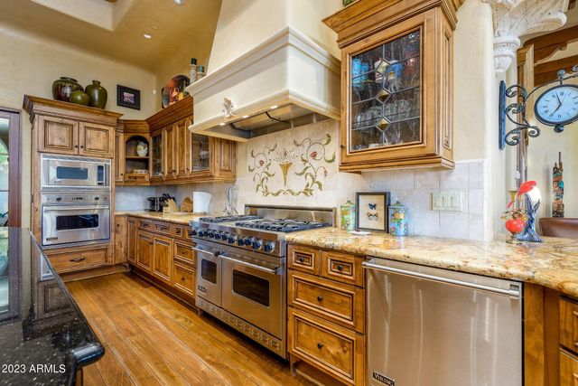 4836 E White Gates Drive, Phoenix, AZ 85018