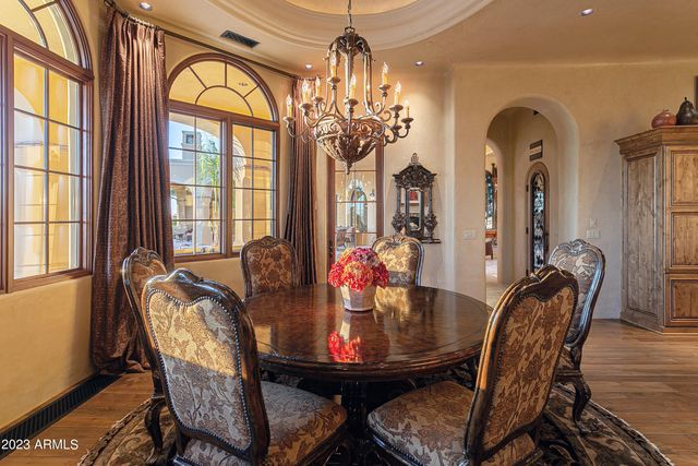 4836 E White Gates Drive, Phoenix, AZ 85018